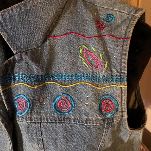 Vintage 1980s Embroidered/Bedazzled denim vest - Picture 2 of 2